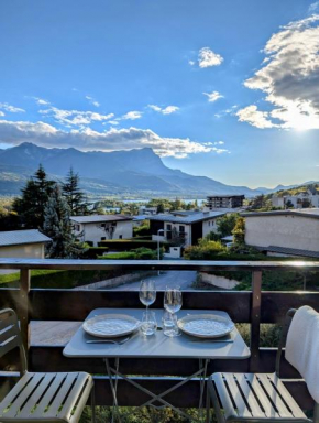 Studio lumineux, magnifique vue montagne et lac